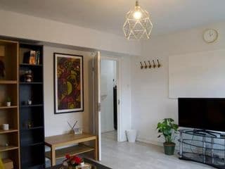 Modern 1 Bedroom in Shadwell with Balcony - Photo 2