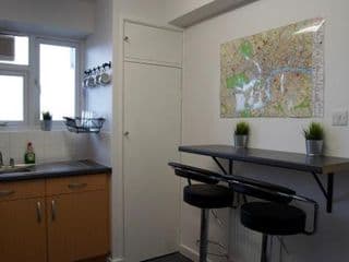 Modern 1 Bedroom in Shadwell with Balcony - Photo 4