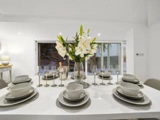 ETON HOUSE - LUXURY ACCOMMODATION, FREE PARKING, CENTRAL LOCATION - Photo 5