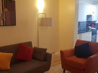 Garland Modern House With Parking & Garden Croydon - Photo 6