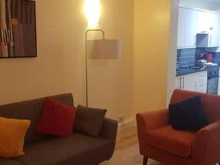Garland Modern House With Parking & Garden Croydon - Photo 9