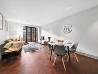 2 Bed Lux Apartment near Central London FREE WIFI - Photo 17
