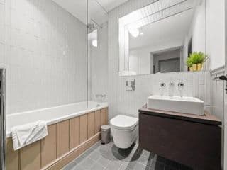 2 Bed Lux Apartment near Central London FREE WIFI - Photo 9