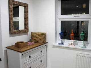 MODERN 2 BEDROOM APARTMENT IN THE HEART OF GREENWICH - Photo 14