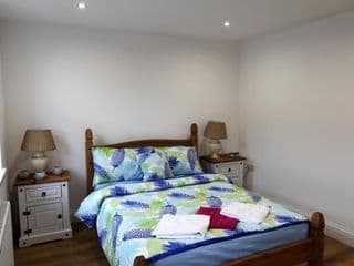 MODERN 2 BEDROOM APARTMENT IN THE HEART OF GREENWICH - Photo 5