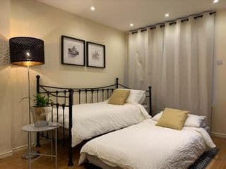 Notting Hill 3 bedroom townhouse with garden and roof terrace - Photo 7