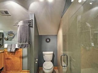 Modern Atlanta Loft Above Bakery in Cabbagetown! - Photo 16
