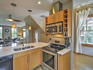 Modern Atlanta Loft Above Bakery in Cabbagetown! - Photo 9
