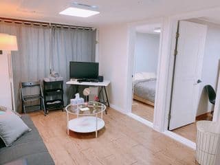 Hongdae Univ, Stn 2mins!  Cozy n Clean! 연트럴파크 바로 옆