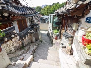 Seoul bokchon JJs house 203