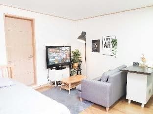 Private room ,Seoul Station TV&Clean House Wifi - Photo 8