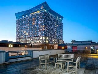 City bed with view - Photo 9