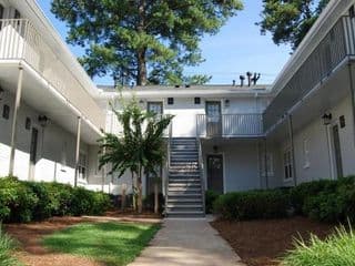 Brookwood Courtyard by BCA Furnished Apt - Photo 20