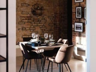 Luxurious Urban Living - Premium Downtown Apartments next to HBF - Photo 16