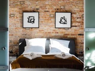 Luxurious Urban Living - Premium Downtown Apartments next to HBF - Photo 7