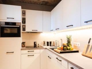 Luxurious Urban Living - Premium Downtown Apartments next to HBF - Photo 10