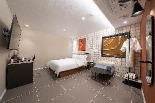 Jongno Brown Dot - Photo 2