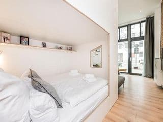 Stylish New Cube Loft II by Berlin-Wall-Apartments - Photo 11