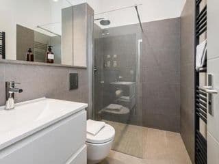 Stylish New Cube Loft II by Berlin-Wall-Apartments - Photo 3