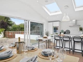 Clarence House-Windsor-Parking-5 bed - Photo 2