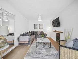 Clarence House-Windsor-Parking-5 bed - Photo 11