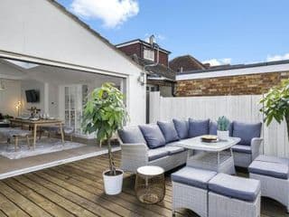 Clarence House-Windsor-Parking-5 bed - Photo 17