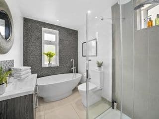 Clarence House-Windsor-Parking-5 bed - Photo 20
