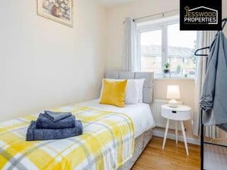 Spacious & Homely 3BR, 3BA Contractor House in Luton!- Free Parking, Garden, Close to M1 & Luton Airport, by Jesswood Properties - Photo 20