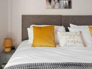 Spacious & Cosy, Netflix, Parking, Colindale Station - Photo 13