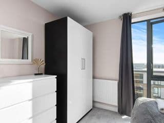 Spacious & Cosy, Netflix, Parking, Colindale Station - Photo 14