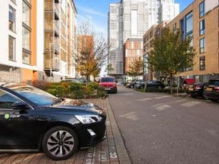 Spacious & Cosy, Netflix, Parking, Colindale Station - Photo 20