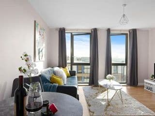 Spacious & Cosy, Netflix, Parking, Colindale Station - Photo 3