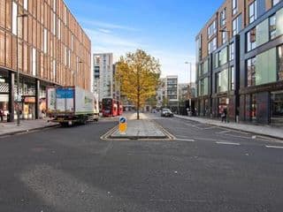 Spacious & Cosy, Netflix, Parking, Colindale Station - Photo 21