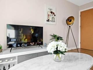 Spacious & Cosy, Netflix, Parking, Colindale Station - Photo 8