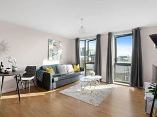 Spacious & Cosy, Netflix, Parking, Colindale Station - Photo 10