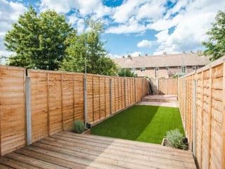 Stylish & Modern 3 Bed Flat in NW London with Garden - Photo 2