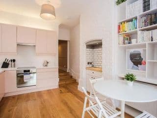 Stylish & Modern 3 Bed Flat in NW London with Garden - Photo 6