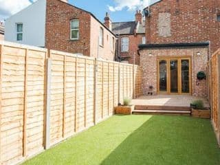 Stylish & Modern 3 Bed Flat in NW London with Garden - Photo 10