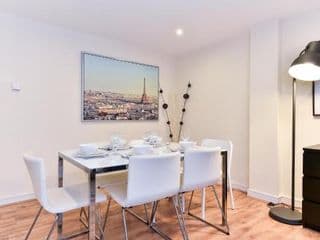 London Bridge Central Apartments - Photo 16