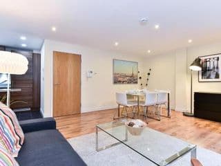 London Bridge Central Apartments - Photo 17