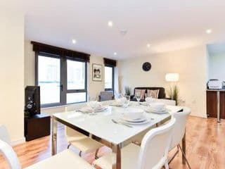 London Bridge Central Apartments - Photo 3