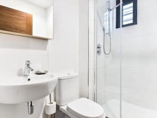 London Bridge Central Apartments - Photo 5