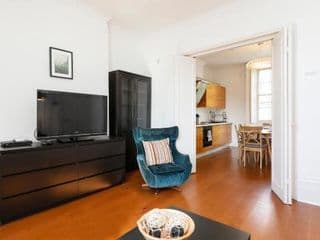 Fantastic Stays at Camden - Photo 2