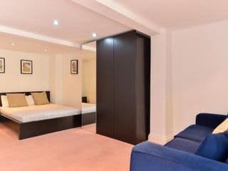 Fantastic Stays at Camden - Photo 22