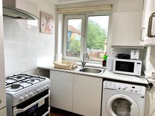 London Excel 2 Bedrooms, Reception, Spacious Apartment - Photo 10