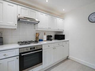 Stylish Sloane Square Home Close to Victoria by UndertheDoormat - Photo 17