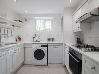Stylish Sloane Square Home Close to Victoria by UndertheDoormat - Photo 18