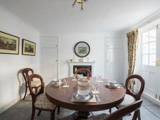 Stylish Sloane Square Home Close to Victoria by UndertheDoormat - Photo 5
