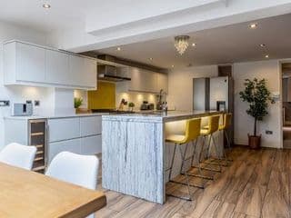 Amazing 5 Bed Victorian House - Clarence House - Photo 14