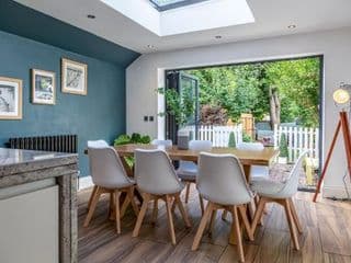 Amazing 5 Bed Victorian House - Clarence House - Photo 18